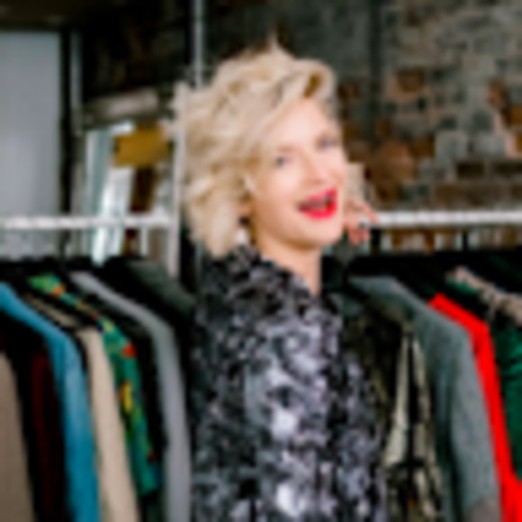 Meet your Posher, Sarah g. - Picture 1 of 1